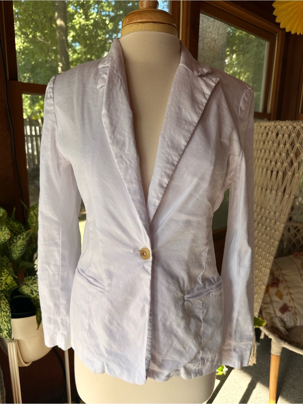 Evereve Women's White Single-Button Blazer with stretch